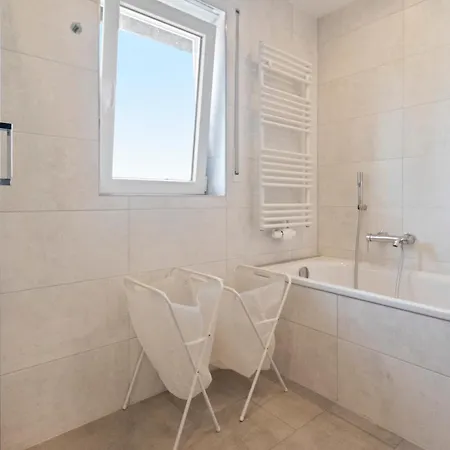 Flatista Homes - *