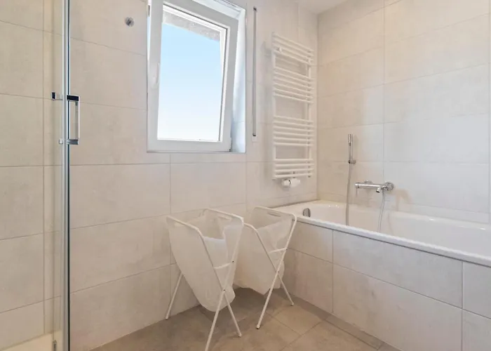 Flatista Homes - *